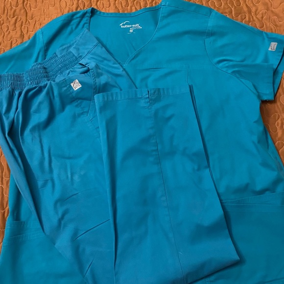 BUTTER SOFT WOMEN UNIFORM TEAL SET - Picture 3 of 4